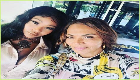 Is Summer Walker A Mother?