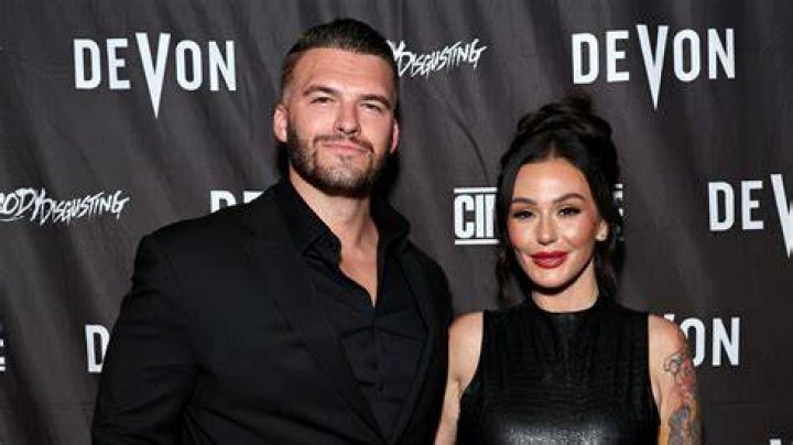 Are JWoww's dogs still alive?