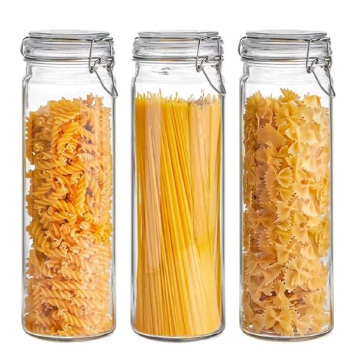 Can botulism grow in a sealed jar?