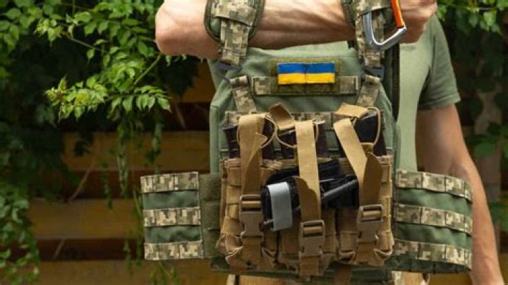 Can Kevlar stop a knife?