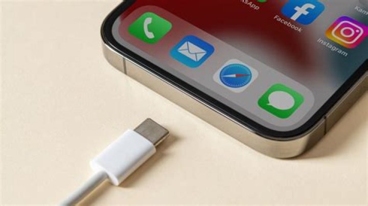Can Samsung share battery with iPhone?