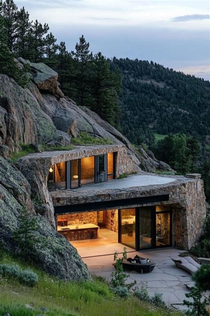 Can you build a house into a mountain?