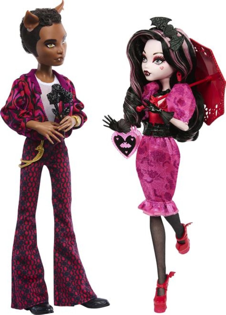 Did draculaura break up with Clawd?
