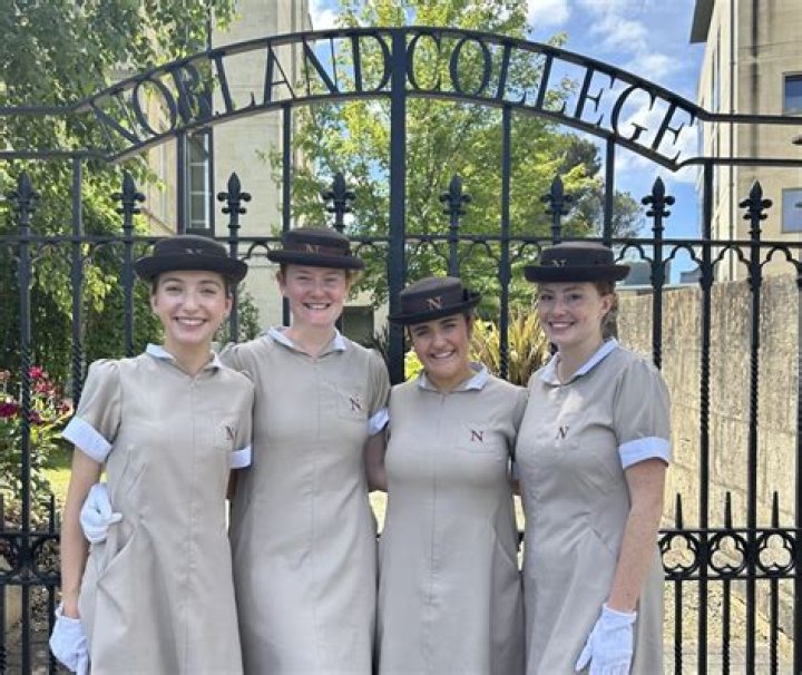 Do Norland nannies have to wear uniform?