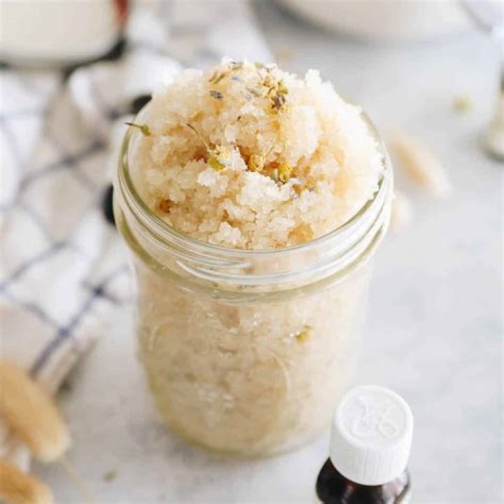 Does body scrub make you smell good?