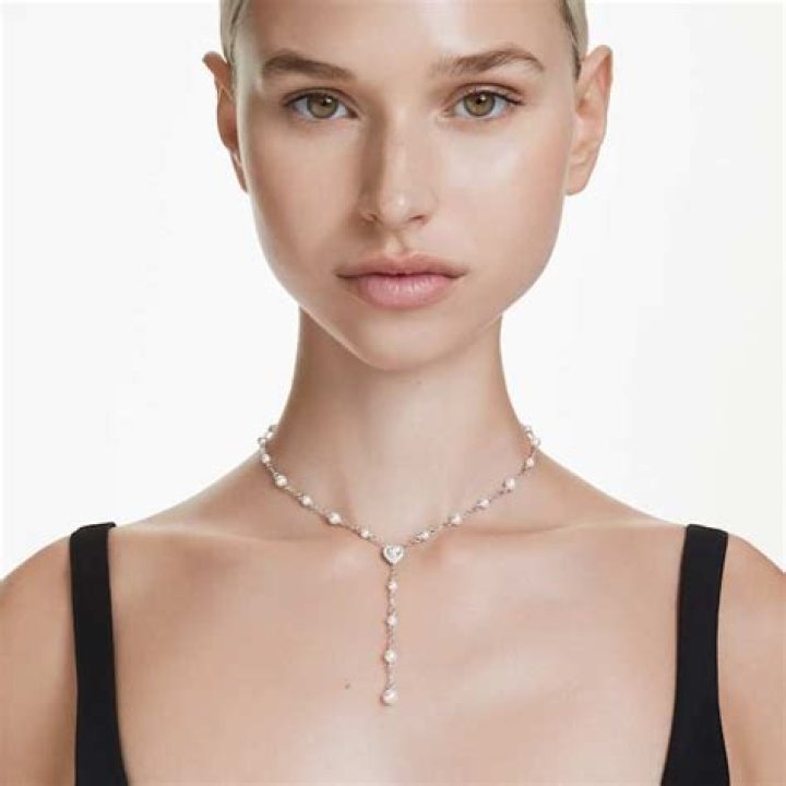 Does Swarovski sell fake jewelry?