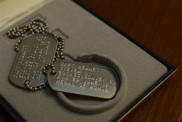 Does the US Navy still issue dog tags?