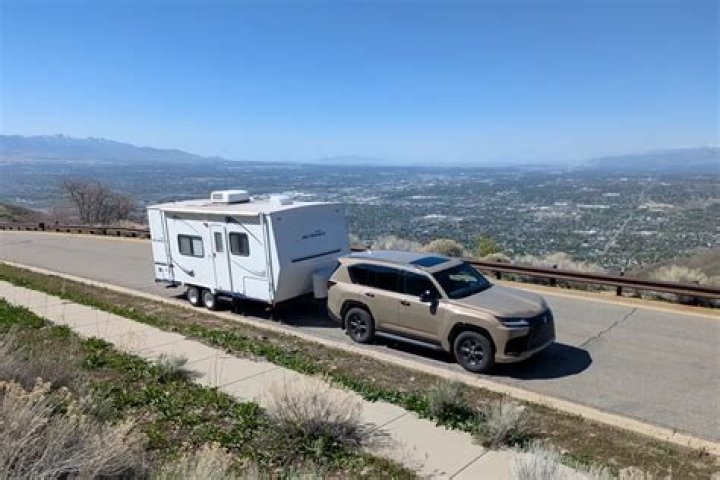 How big of a trailer can an SUV tow?