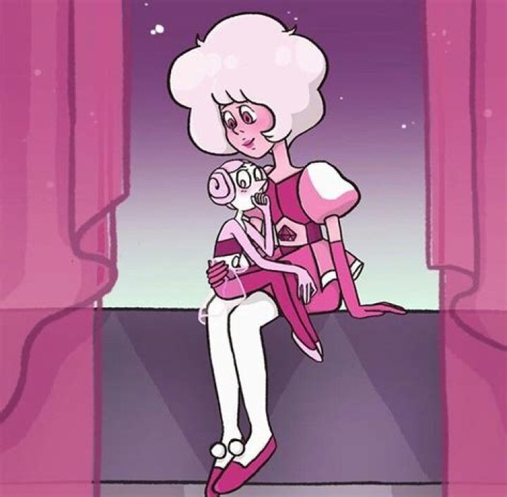 How did Pink Diamond break Pearl?