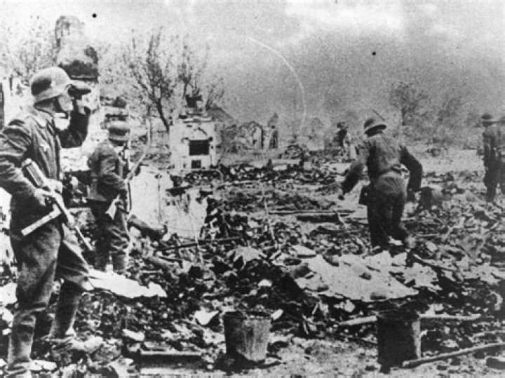 How many soldiers died each day in ww2?