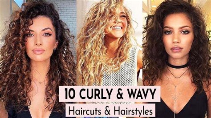 Is curly hair in style 2021?