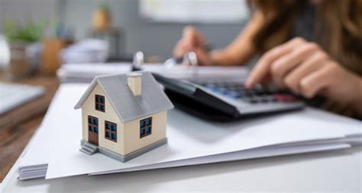 Is homeowners insurance tax deductible?
