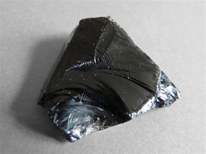 Is obsidian see through?