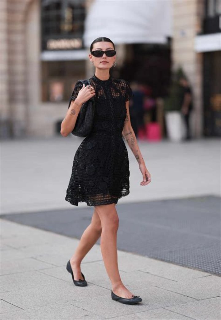 Should I wear flats or heels to an interview?