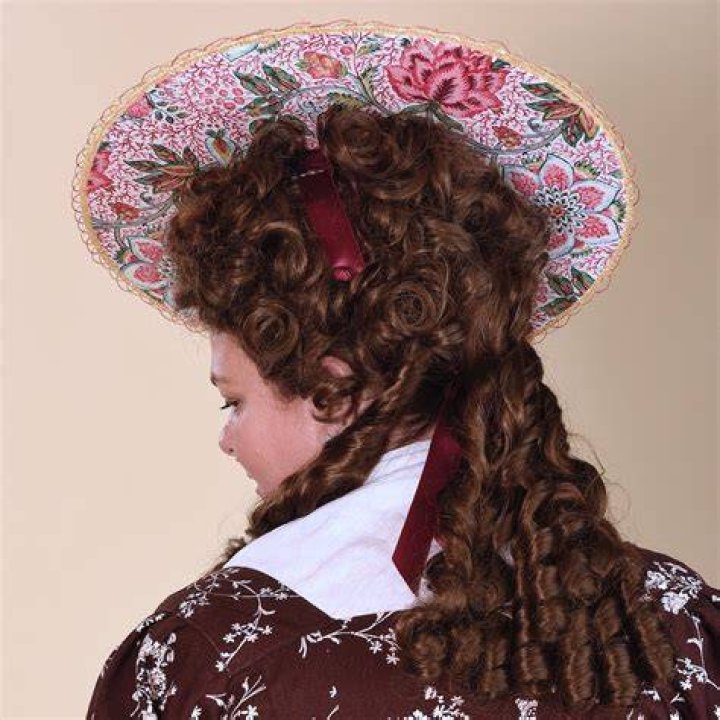 What are sausage curls?