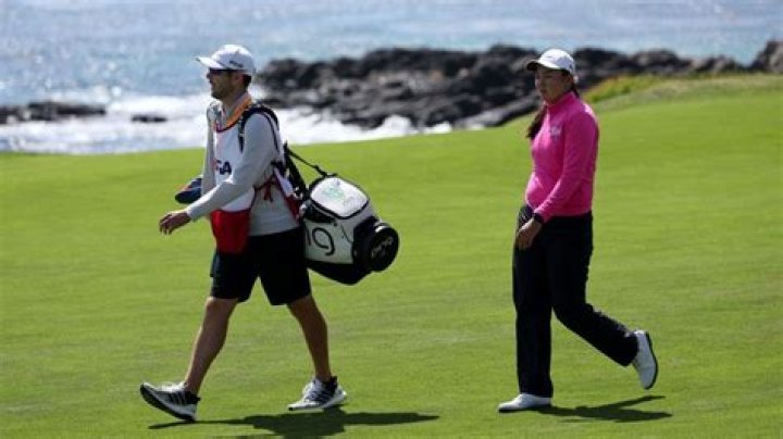 What do Tour caddies make?