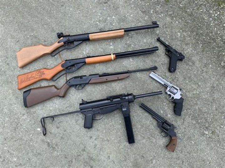 What gun does Swagg use?