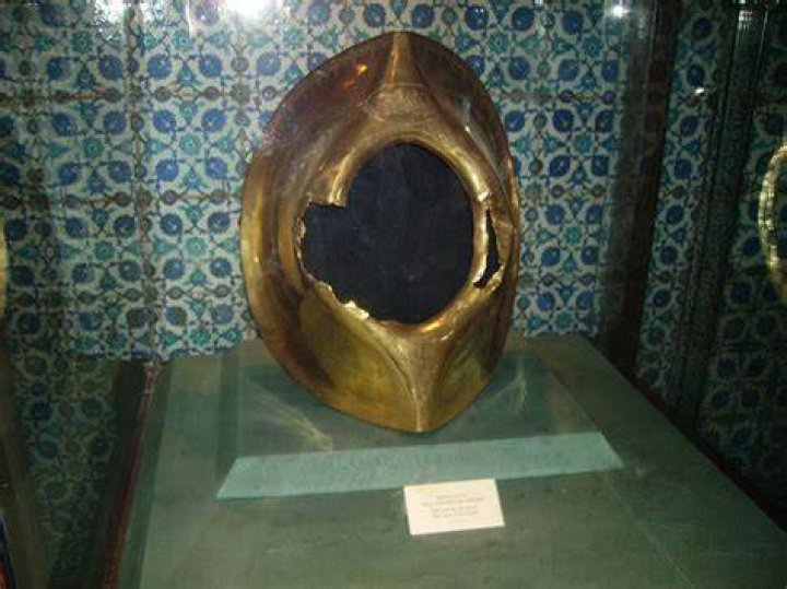 What is inside Kaaba Black Stone?