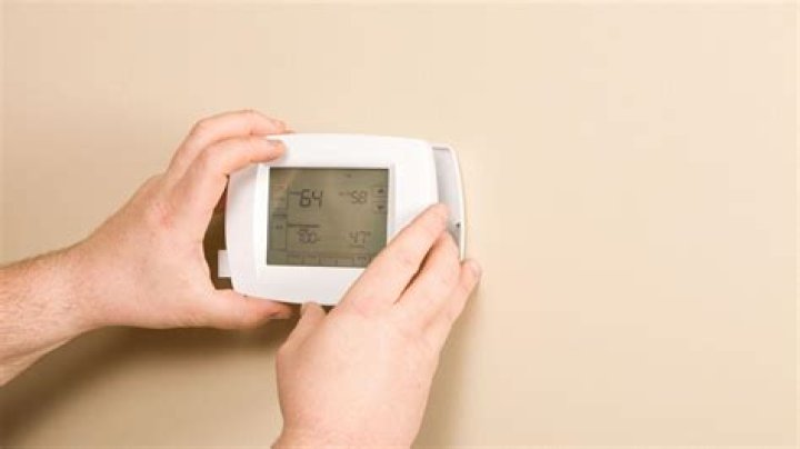 When should I use the fan on my thermostat?