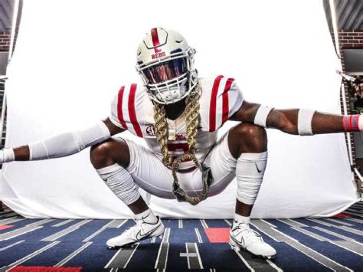 Who has the best chest in Bollywood?