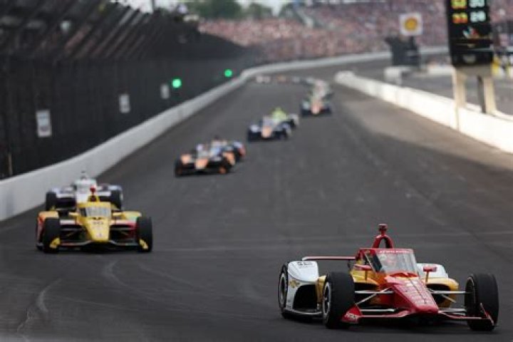 Why does IndyCar rolling start?